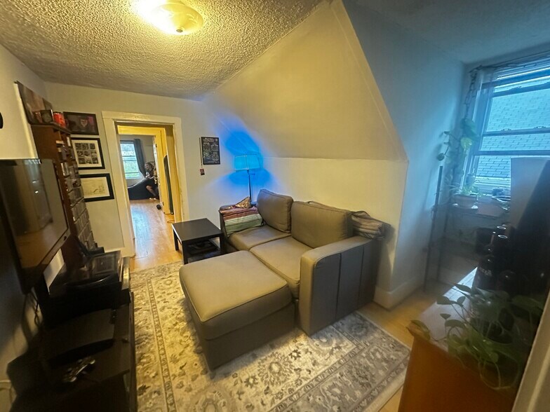 Building Photo - 73 Partridge Ave