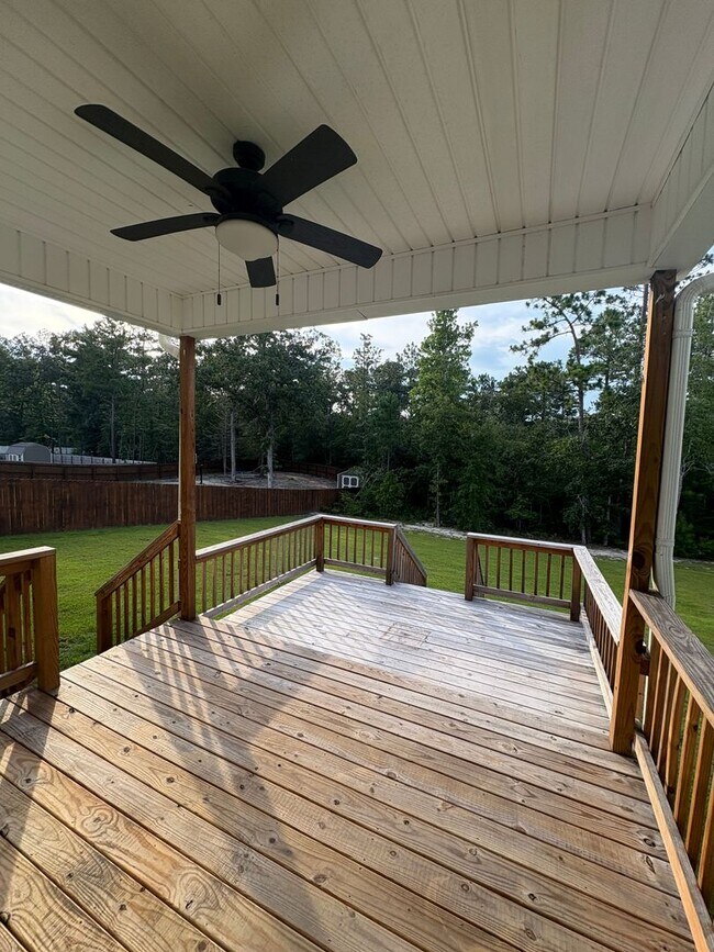 Building Photo - Gorgeous 4 Bed, 2.5 Bath Home in Fayetteville