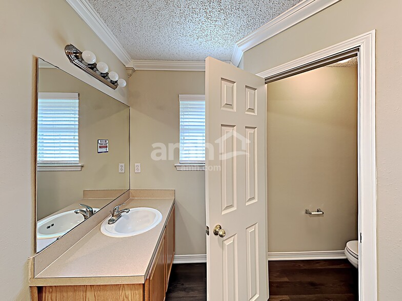 Building Photo - 2712 Taylor Hill Dr