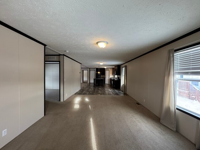 Building Photo - 215 Borman Ave