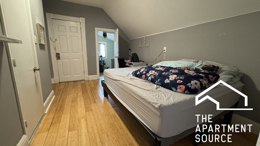 Building Photo - 2642 W Hirsch St