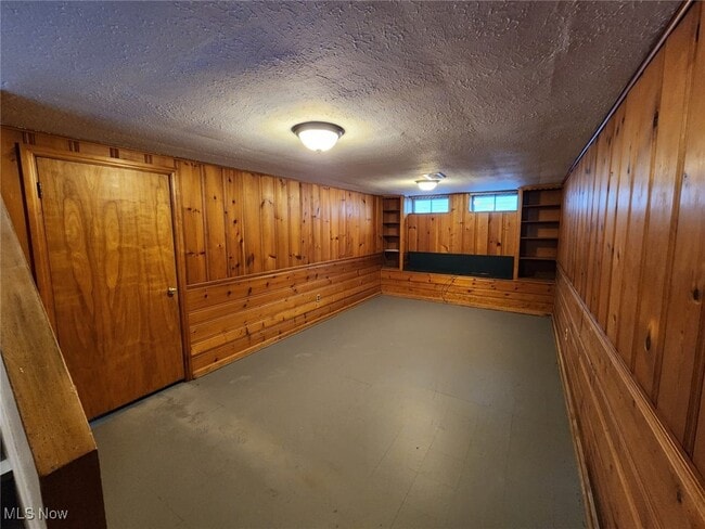 Building Photo - 1062 Argonne Rd