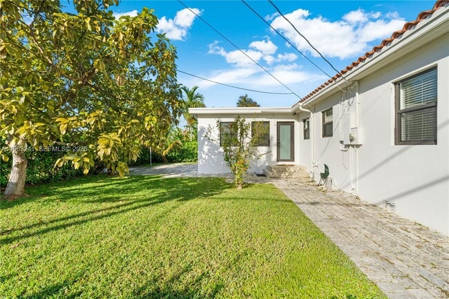 Building Photo - 6060 SW 16th Terrace