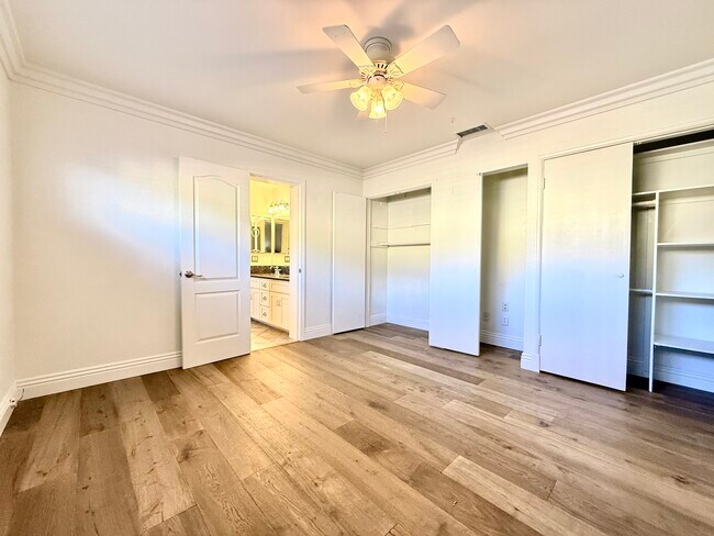 Building Photo - 4832 Maureen Ln