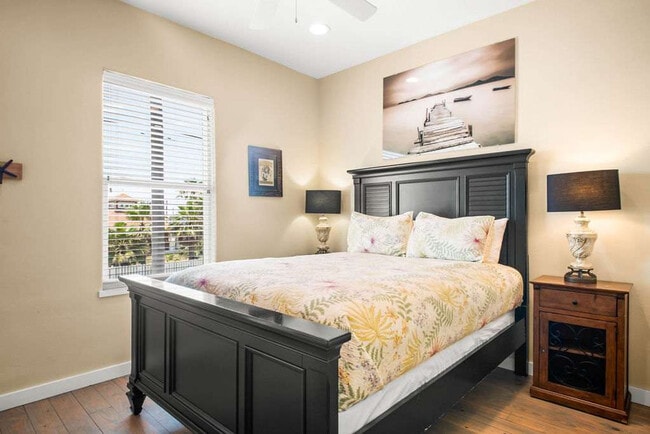 Building Photo - 2727 Eleventh Street-SI ID1023166P