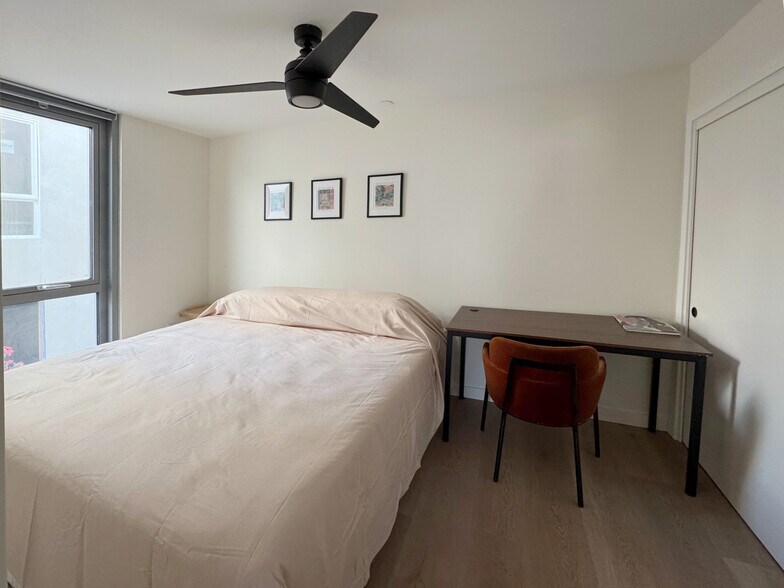 Building Photo - 4548 Huntington Dr S