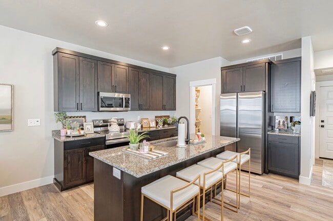 Building Photo - 1400 Remington Trl