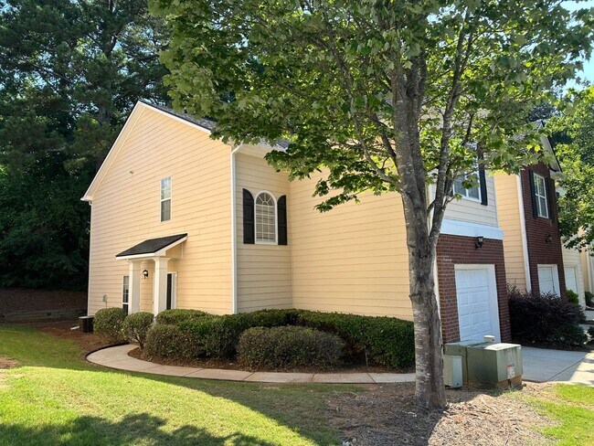 Building Photo - 7040 Biltmore Trce