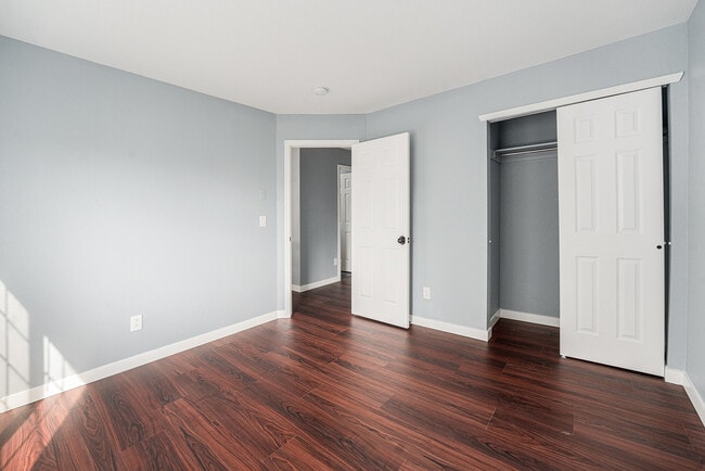 Building Photo - 608 Bentley Pl
