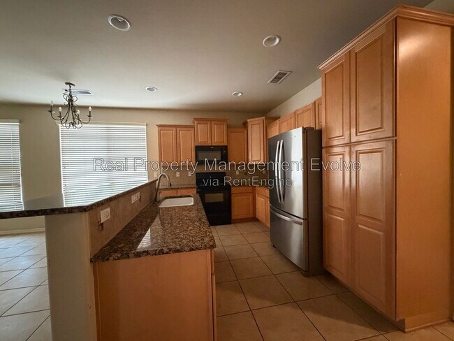 Building Photo - 5640 W Kowalsky Ln