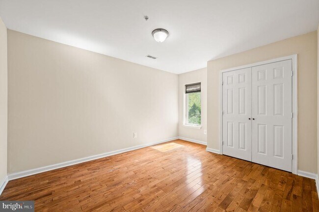 Building Photo - 1216 S 45th St