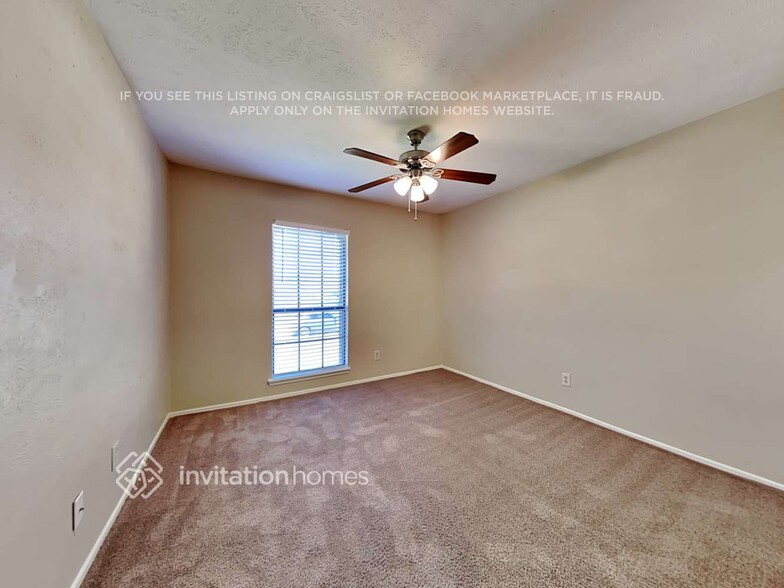 Building Photo - 2626 Hampshire Dr