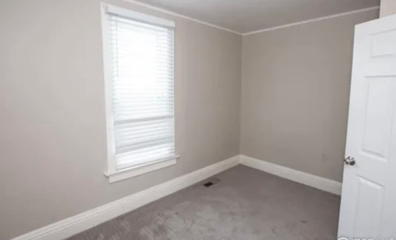 Building Photo - 208 Lincoln St