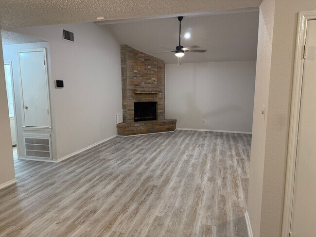 Building Photo - 11371 Fish Springs Dr