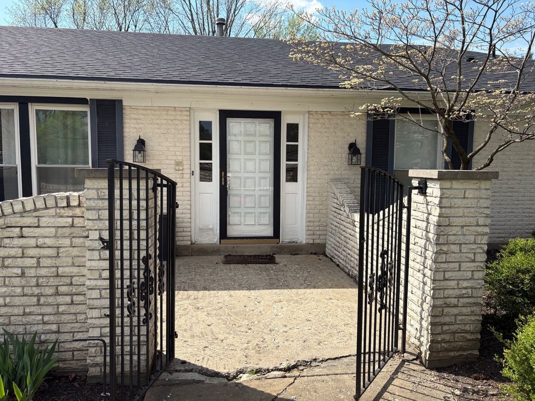 Building Photo - 2087 Granada Dr