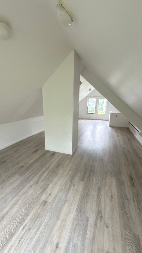 Building Photo - 3354 East 132
