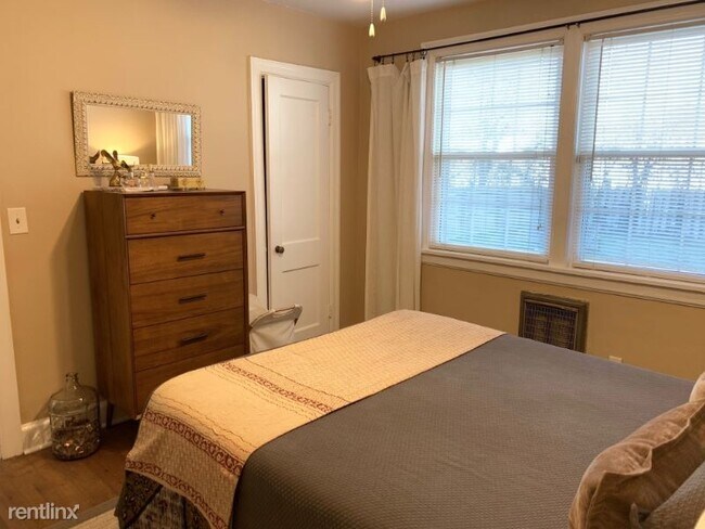 Building Photo - 2 br, 1 bath House - 1904 Warfield A Unit A