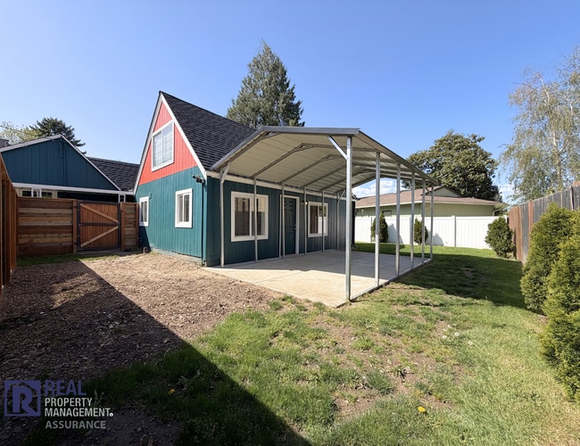 Building Photo - Charming Updated Studio Home with Fenced Yard in Beaverton