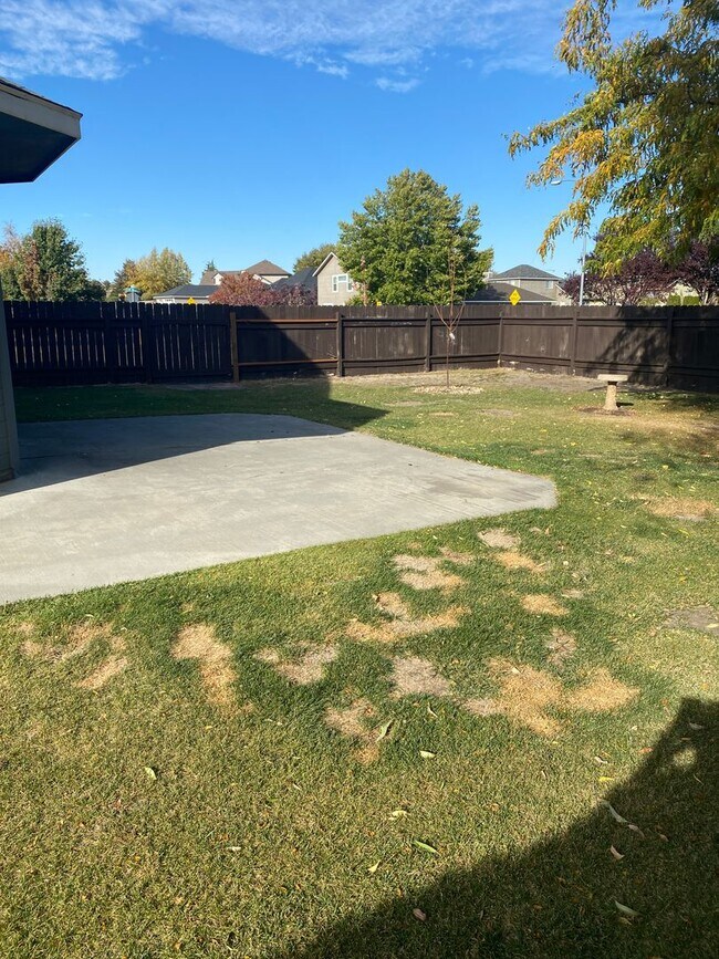 Building Photo - Pet Friendly, Beautiful Home in The Cove W...