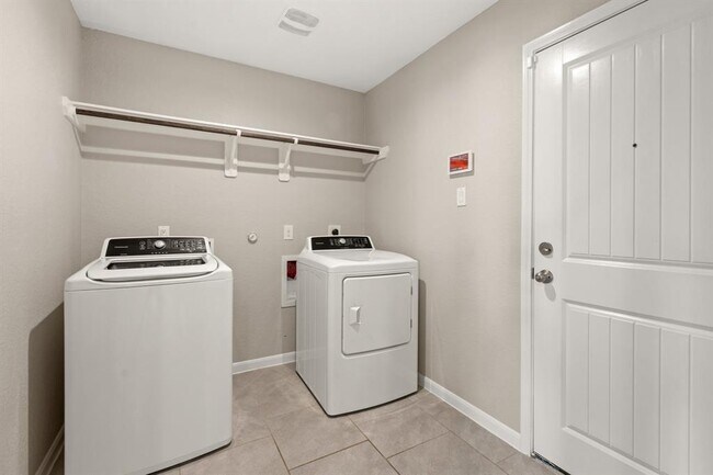 Building Photo - 18314 Pelham Holw Trl