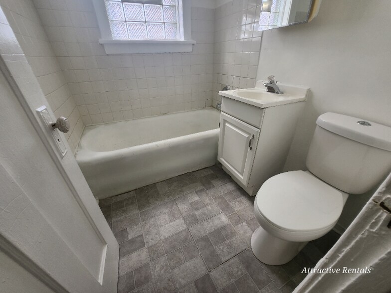 Building Photo - 1158 S Mason Ave