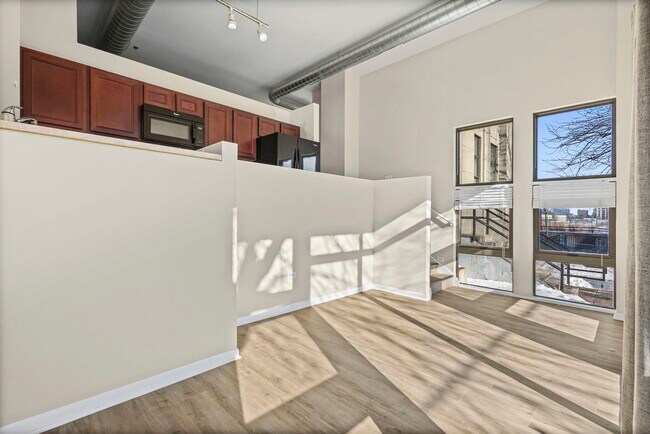 Building Photo - 1550 S Blue Island Ave