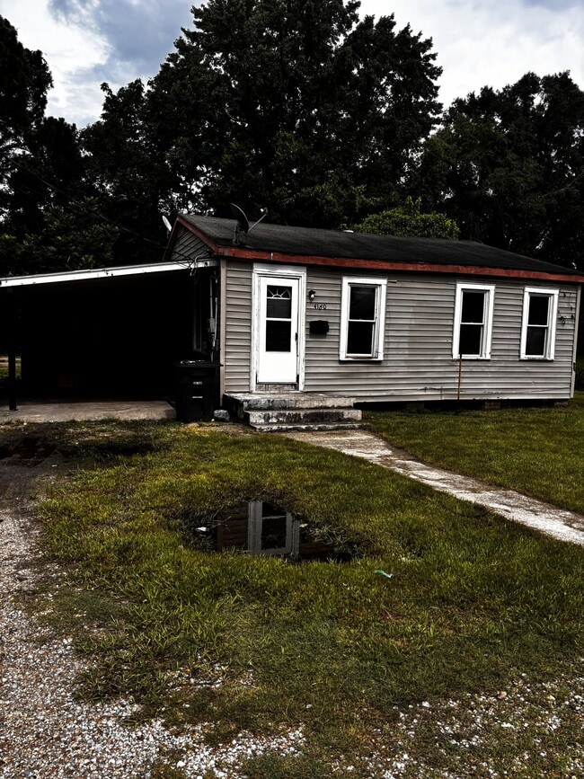 Building Photo - 4160 Maple Dr