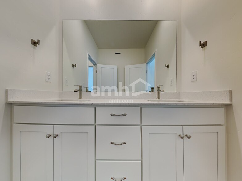 Building Photo - 5078 W White Ash Ct
