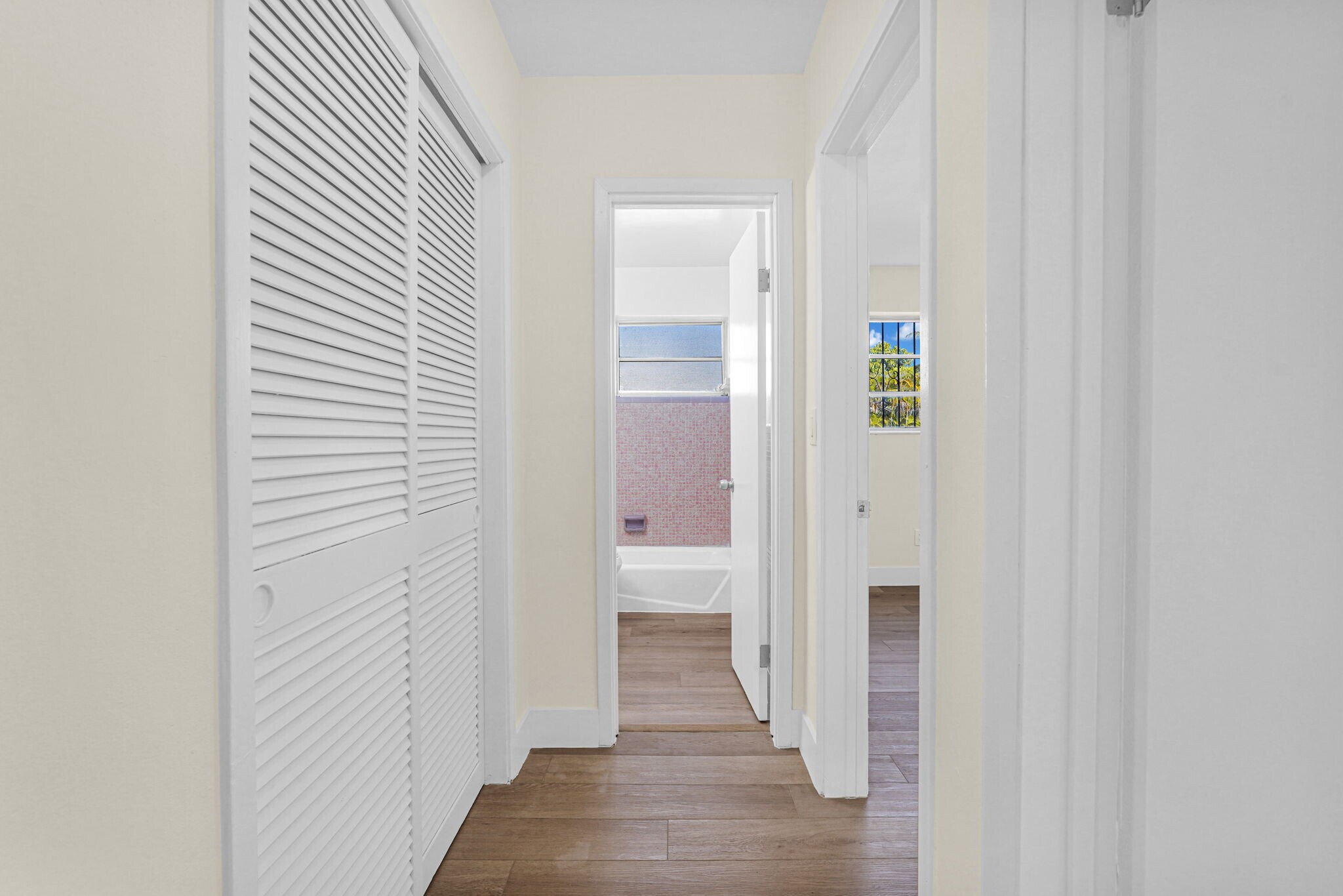 Building Photo - 135 NW 48th Ct