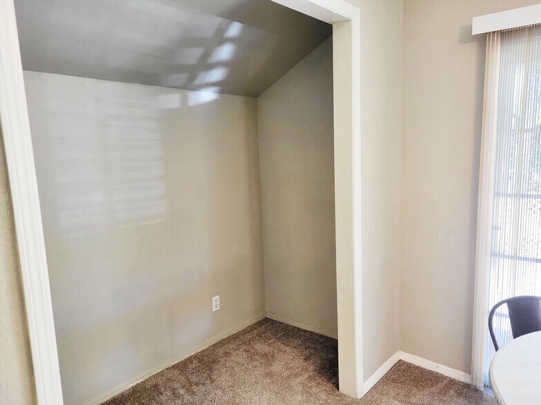 Building Photo - 5455 Bolsa Rd