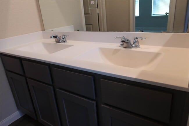 Building Photo - 2522 Sturgeon Wy