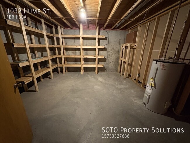 Building Photo - 1032 Hume St