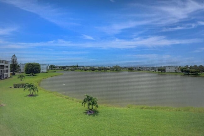 Building Photo - 3060 Exeter