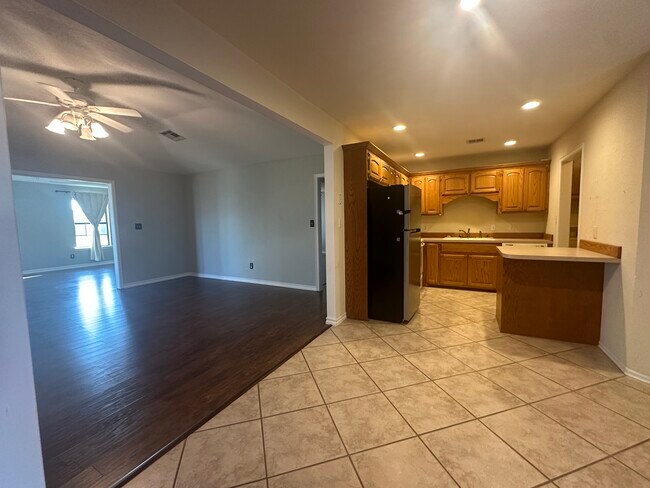 Building Photo - 6816 SW Drakestone Blvd