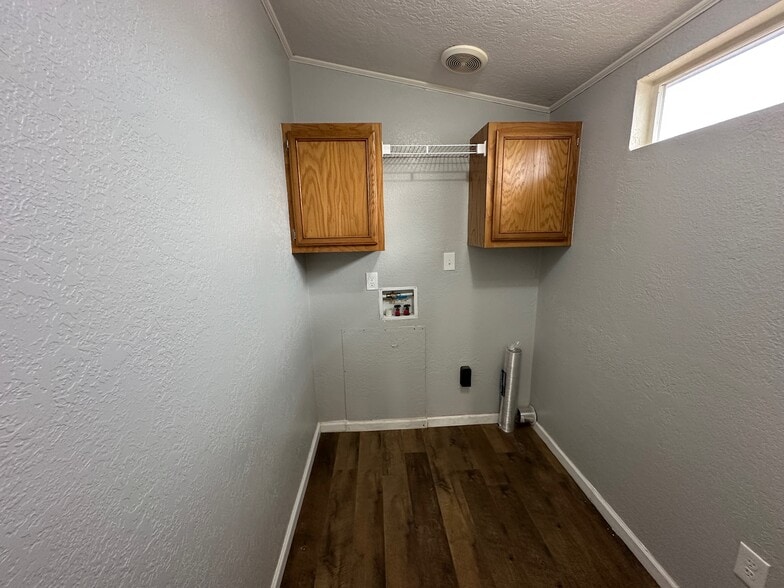 Building Photo - 7301 E County Road 62