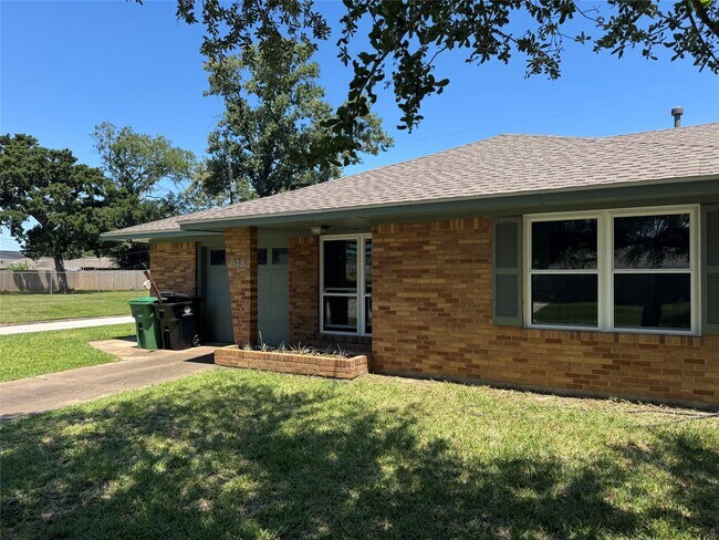 Building Photo - 946 Stonecrest Dr