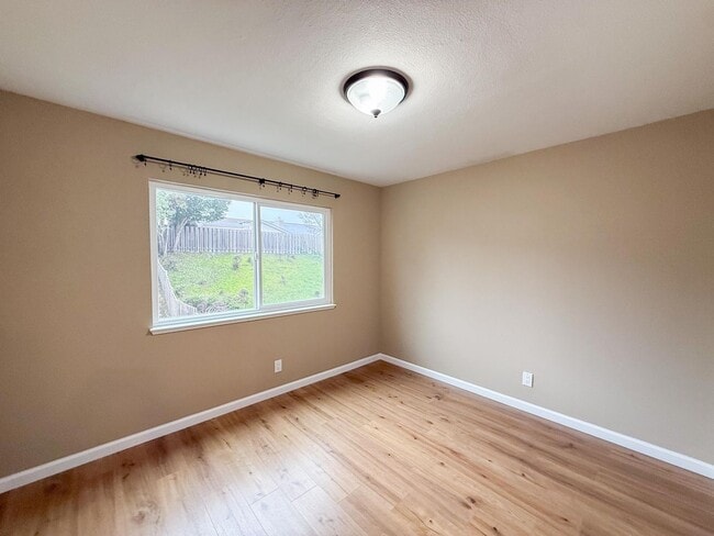 Building Photo - Well Maintained Twin Creeks Home in San Ramon