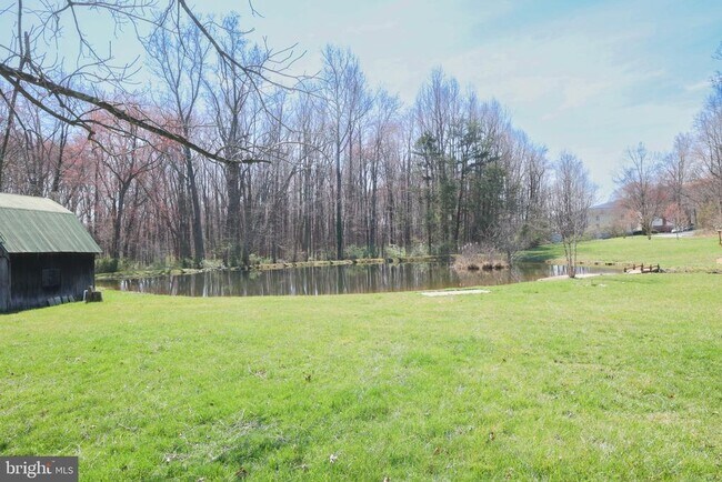 Building Photo - 24060 New Mountain Rd