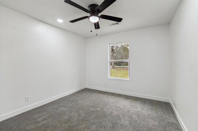 Building Photo - 1210 Burning Tree Rd