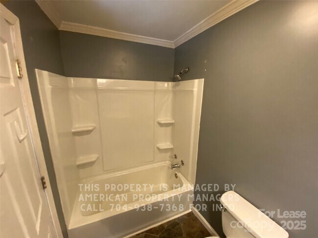 Building Photo - 303 Southern St