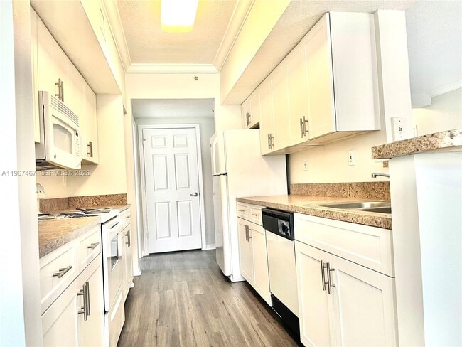 Building Photo - 100 SW 117th Terrace