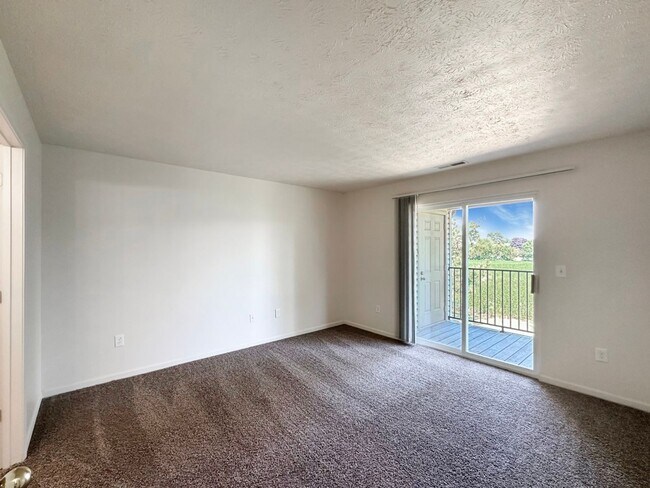 Building Photo - Minutes from Adrian College************** Massive 2 Bedroom 2 Bath*****************Rent $1,150/month