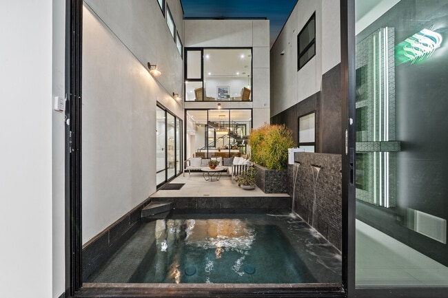 Building Photo - 838 California Ave