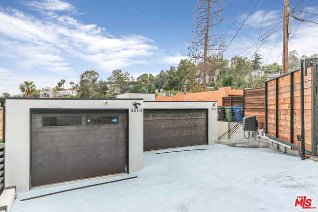 Building Photo - 2610 Corralitas Dr