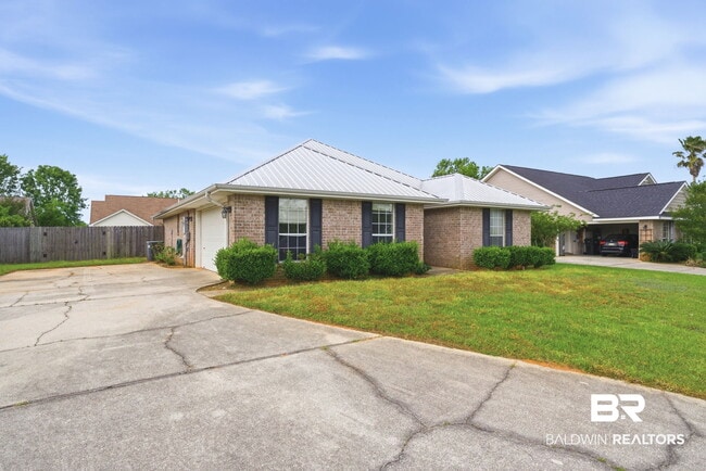 Building Photo - 9841 Watkins Dr