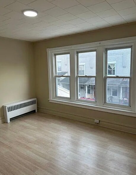 Building Photo - 417 1/2 E Ct St