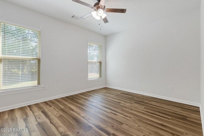 Building Photo - 136 Lightbourne Dr