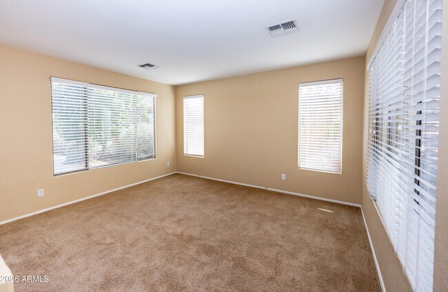 Building Photo - 2023 W Shackleton Dr