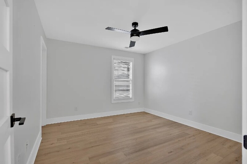 Building Photo - 368 Glenrose Ave