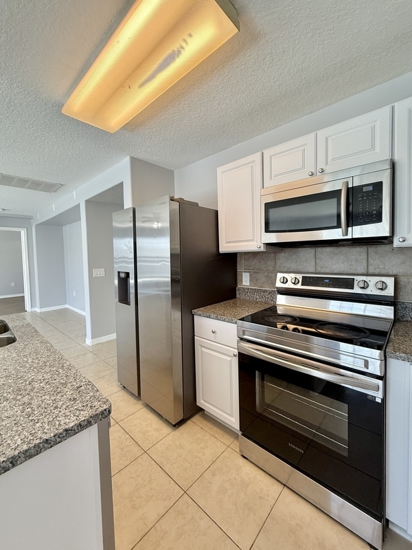 Building Photo - 10325 Boyette Creek Blvd